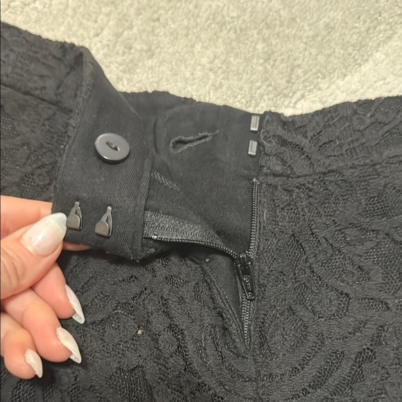 Express Lace Black Shorts with Sleek Fit - Picture 4 of 4